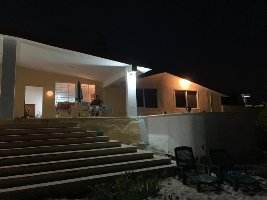 La Casa Amarilla Frente Al Mar Villa Chelem Ngoại thất bức ảnh